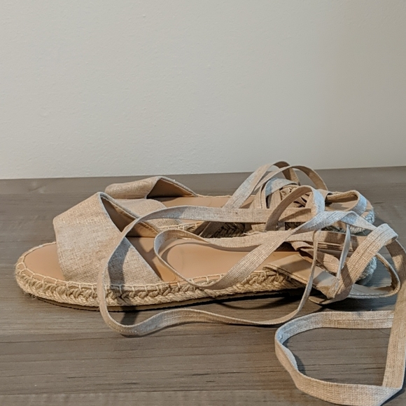 Summer sandals - Picture 2 of 3